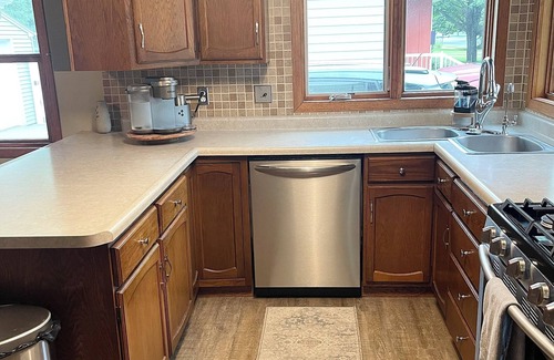 East Grand Forks House | Charming 3-bedroom house 3 mi to altru, 2 mi to UND, and 1 mi to down town