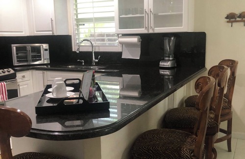 Greenacres House | Charming 3-bedroom house in pleasant Lake Worth Beach with WiFi, AC