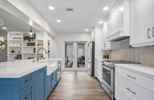 Tarpon River House | Charming 3-bedroom house with hot tub near Las Olas