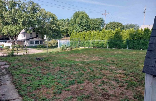 Cuyahoga Falls House | Charming 3-bedroom with space for 8 in beautiful Cuyahoga Falls