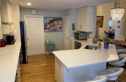 Mount Pleasant House | Charming 3-bedroom house in Mount Pleasant, 10 minutes to beach, 15 to downtown!
