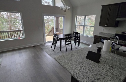 Roanoke Rapids House | Charming 3-bedroom pocono style home on tranquil Roanoke Rapids Lake/Lake Gaston