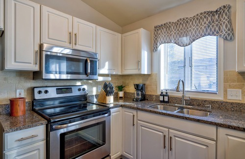 Village of Cottage Grove House | Charming 3-bedroom Duplex unit with WiFi in Cottage Grove