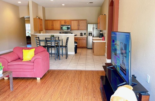 South Arlington House | Charming 3-bedroom house in Grand Prairie with WiFi and AC