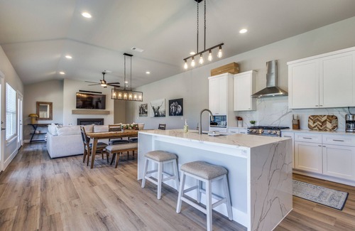 Hickory Creek House | Charming 3-bedroom home in Hickory Creek