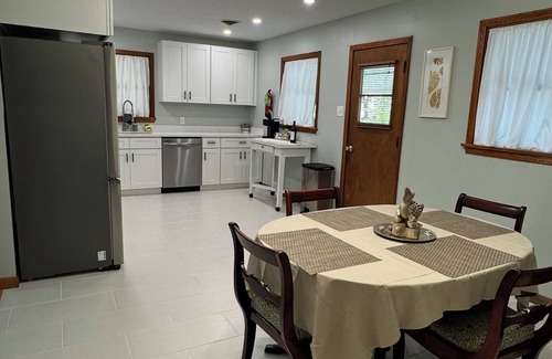 Ocean Springs House | Charming 3-bedroom house with covered parking in quaint Ocean Springs. nn