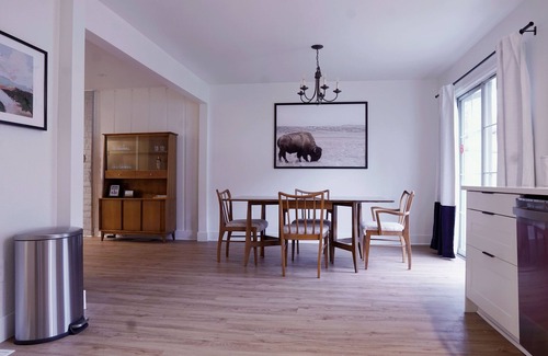 Overland Park House | Charming 3 Bedroom Townhome with 2 Car Garage