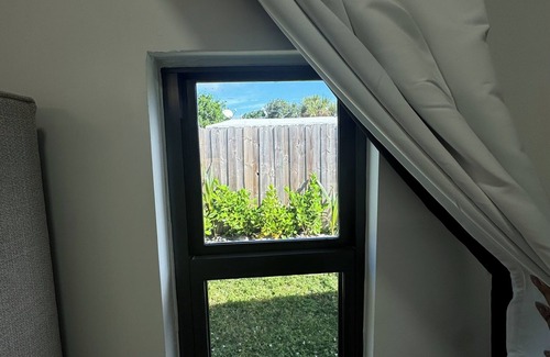Pompano Beach House | Charming 3-bedroom house with AC, WiFi in delightful Pompano Beach