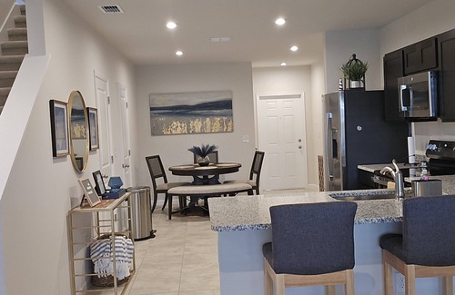 South Daytona House | Charming 3-bedroom house with WiFi and AC in sunny South Daytona