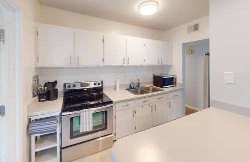 South Daytona House | Charming 3-bedroom house with WiFi and AC in sunny South Daytona