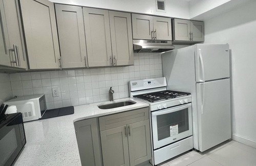 Valley Stream Apartment | Charming 3-bedroom apartment