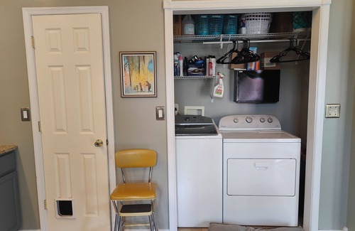 North Chesterfield House | Charming 3-Bedroom, 2-Bathroom Home with Modern Updates