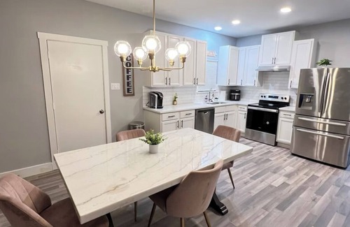 Terrell House | Charming 3-bedroom 2 bathroom house in Terrell with WiFi and AC
