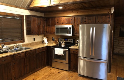 Sardis Cabin | Charming 3 Bedroom 2 Bath Cabin near Sardis Lake