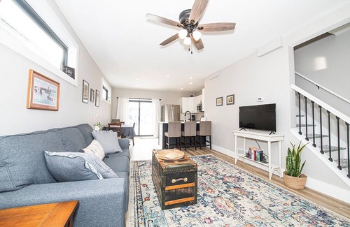 Winona House | Charming 3-bedroom, 2 bathroom house with outdoor space in Winona