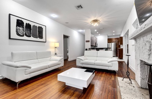 Buena Vista House | Charming 3 bedroom/2 bathroom Home in Best Location in Miami, Parking, Hot tub