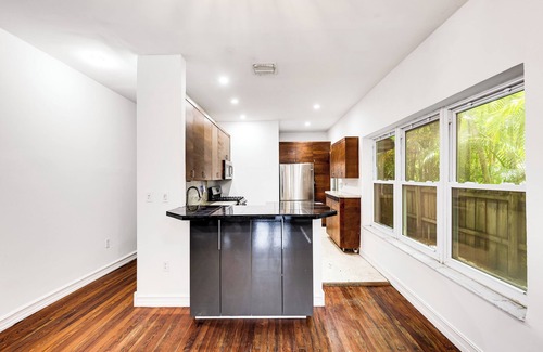 Buena Vista House | Charming 3 bedroom/2 bathroom Home in Best Location in Miami, Parking, Hot tub
