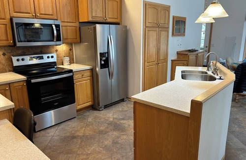 Pentwater House | Charming 3-bedroom - 2 bath house in the beachfront community of Pentwater!nnn
