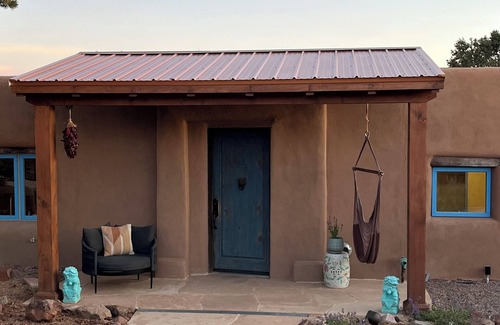 Santa Fe House | Charming 3-bedroom/3 full bath home in lovely Santa Fe, private and peaceful