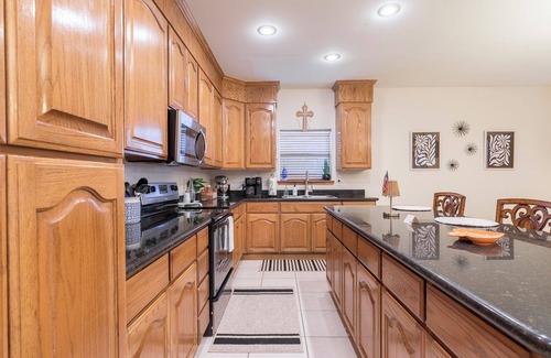 Arroyo City House | Charming 3-bedroom 3- bathroom house with AC in Arroyo City on the water