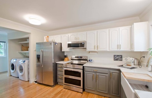 Decatur House | Charming 3-bedroom 3Bathroom House in the Medical District