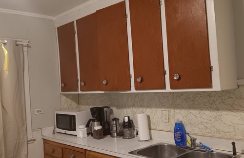 South Broadway Apartment | Charming 3-bedroom apartment in Cleveland