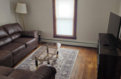 Bessemer Apartment | Charming 3-bedroom apartment with WiFi, AC in wonderful Bessemer