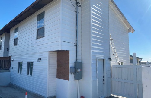 Syracuse House | Charming 3-bedroom apartment with WiFi, AC in Syracuse