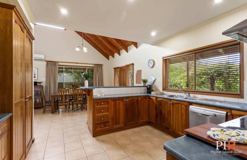 Silverleaves House | Charming 3-Bedroom Retreat