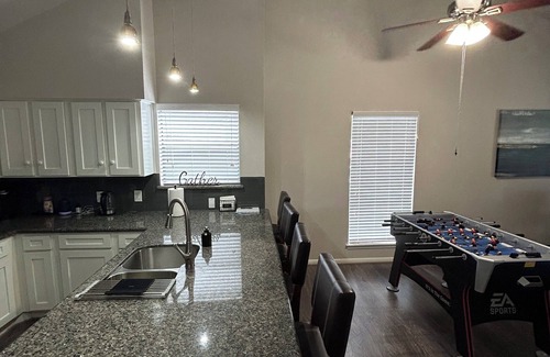 Montgomery House | Charming 3-bedroom building with AC in delightful Montgomery
