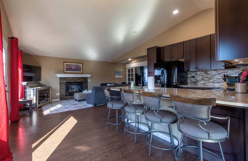 Enumclaw House | Charming 3-bedroom barndominum with stunning views