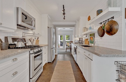 Barrie House | Charming 3-Bedroom Barrie House with patio & Backyard