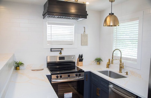 Downtown House | Charming 3-bedroom bungalow house in lovely downtown Raleigh