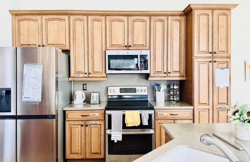 Folsom House | Charming 3-bedroom bungalow with WiFi and AC in delightful Folsom