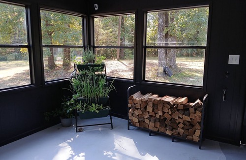 New Boston House | Charming 3-bedroom country house in New Boston. Privacy & relaxation unmatched.