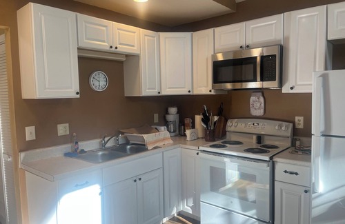 Rileyville Cabin | Charming 3-bedroom cabin with WiFi and AC in Rileyville. Mtn and river views.