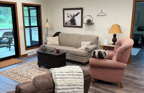 Ingalls Cottage | Charming 3 bedroom cottage retreat