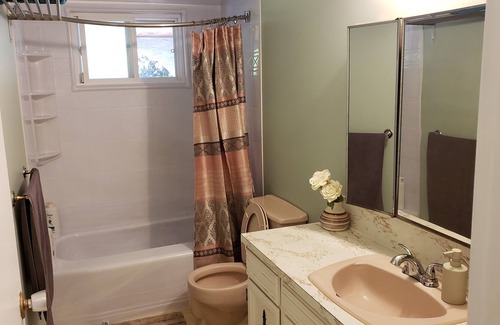 Pitt Meadows Villa | Charming 3 bedroom bungalow with fenced yard and RV + 3 vehicle parking