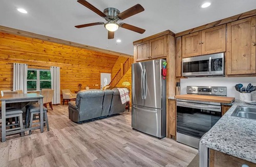 Pottsboro Cabin | Charming 3-bedroom cabin with AC and WiFi in delightful Pottsboro
