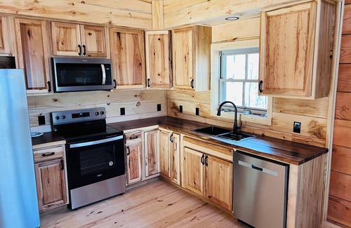 Tullahoma Cabin | Charming 3-bedroom cabin with WiFi, in Tullahoma out at Tim’s Ford Lake.
