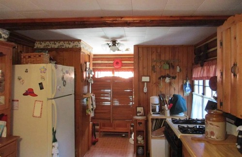 Au Train Cabin | Charming 3-bedroom cabin in enchanting Au Train with WiFi