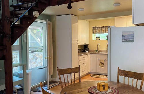 West Bridgton Cabin | Charming 3-bedroom cabin in Bridgton, ME with WiFi, AC, lake, pool area, skiing