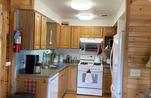 Warrens Cabin | Charming 3-bedroom cabin in Warrens with WiFi. Close to ATV access point.
