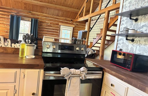 Eucha Cabin | Charming 3-bedroom cabin in Eucha with WiFi and FirePit