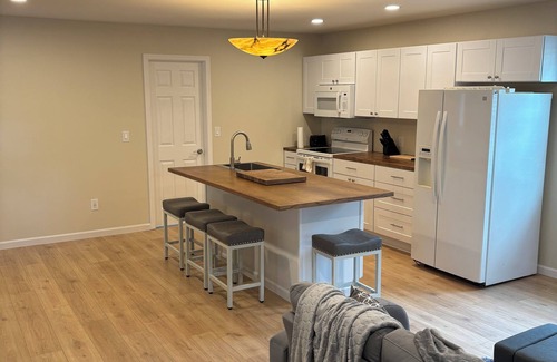 Caseville Cottage | Charming 3-bedroom cottage with WiFi, AC in Caseville across from beach
