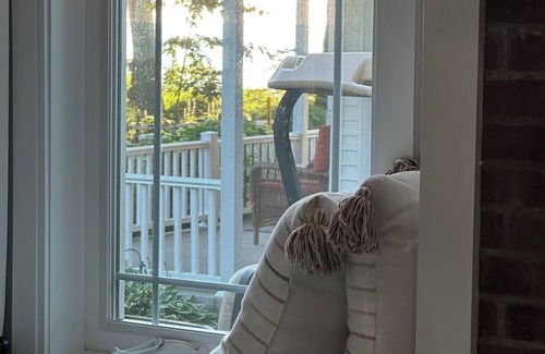 Lexington Cottage | Charming 3-bedroom cottage with AC ,WiFi one house from the beach!