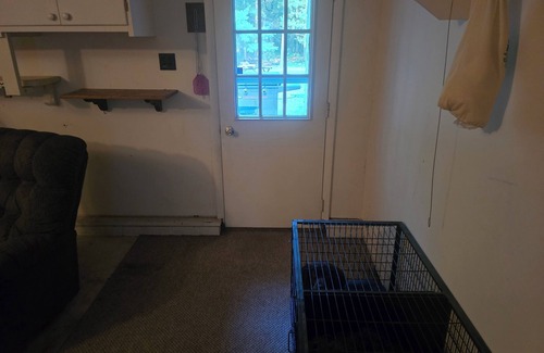 Higgins Lake Cottage | Charming 3-bedroom cottage with AC and WiFi at Higgins Lake.