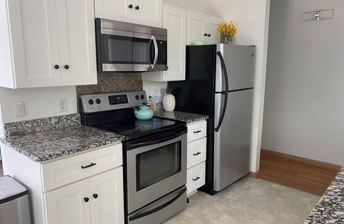 Saugatuck Cottage | Charming 3-bedroom cottage with AC in marvelous Saugatuck close to trails