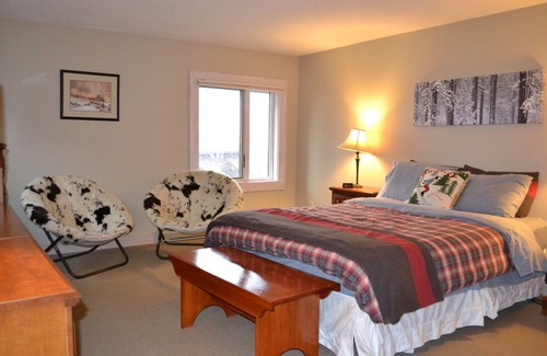Bromley Mountain Condo | Charming 3-bedroom condo in Bromley Village.