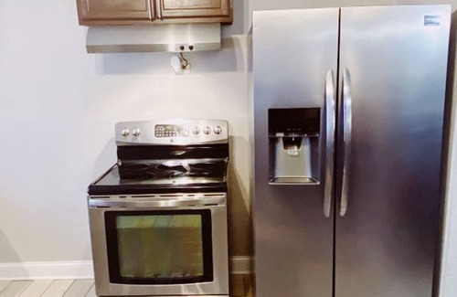 Euclid Condo | Charming 3-bedroom condo with WiFi and AC in pleasant Euclid